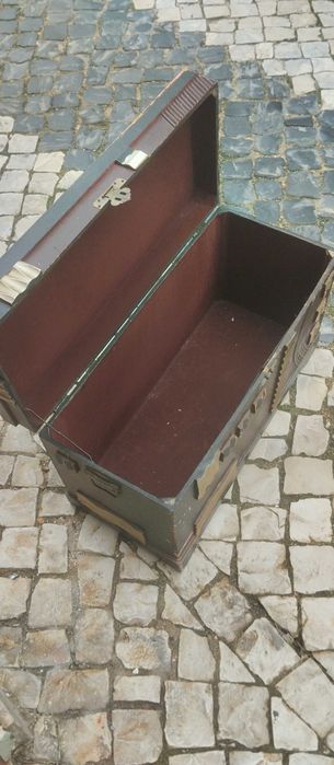 Bau de madeira Antigo...E muito mais