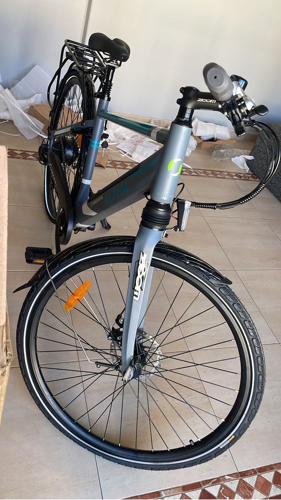 Bicicleta  Alpha Argento Seminova, com até 80km de Autonomia.
