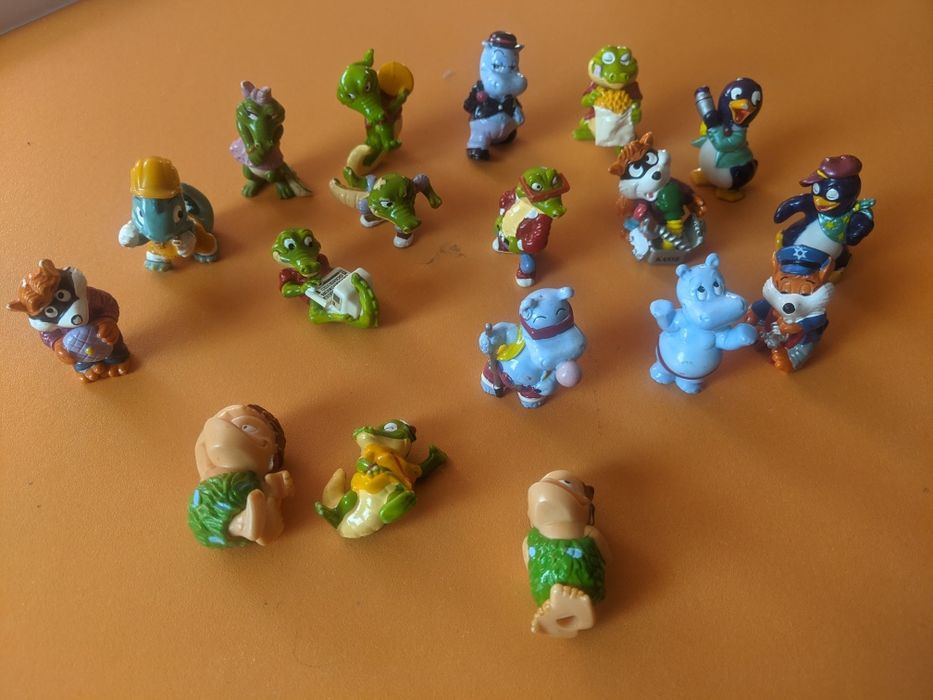 Фігурки іграшок, 18 штук