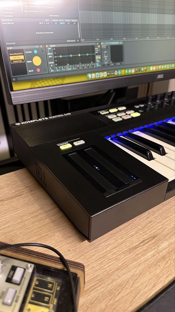 Klawiatura MiDi Komplete Kontrol S49