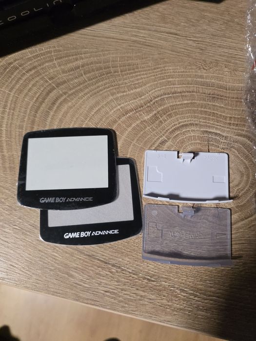 Gameboy advance dwie szybki i dwie klapki