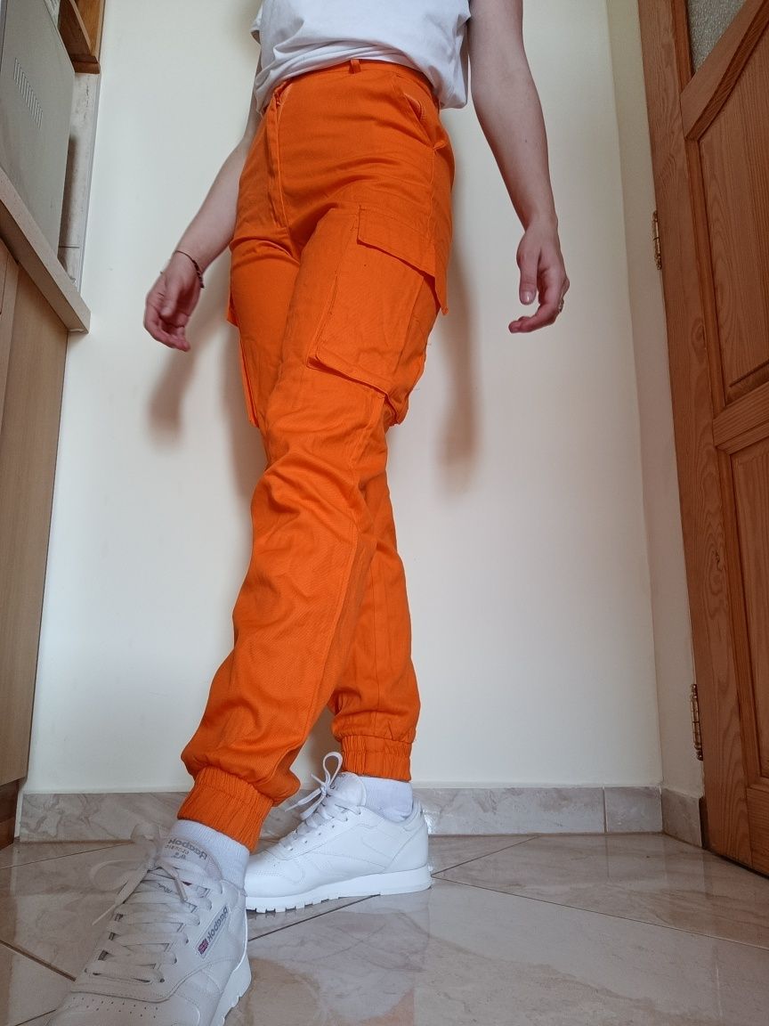 Pomarańczowe spodnie joggery ASOS Missguided XS 34