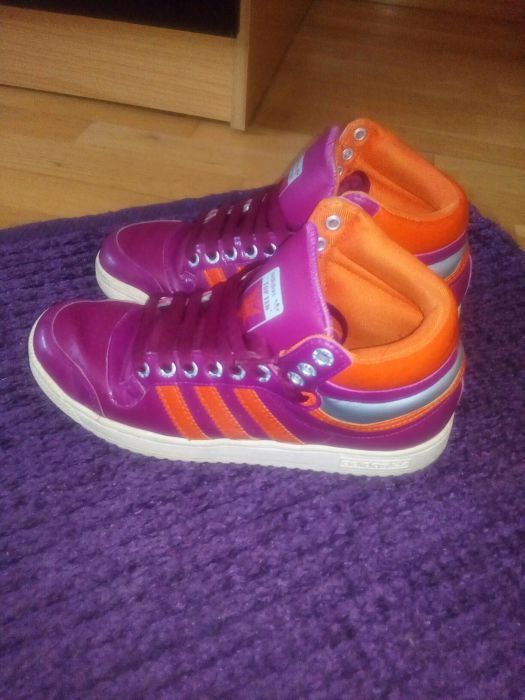 Tênis bota adidas