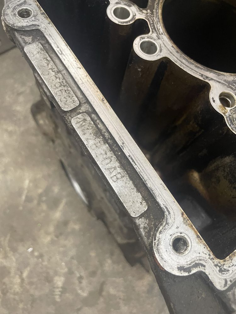 Блок двигуна  bmw n42b20 e46 90 81 83 60 91 n46 розборка мотор колінва
