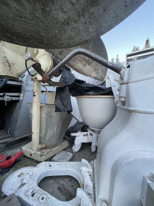 Продам нимецкий тестомес в хорошем состоянии