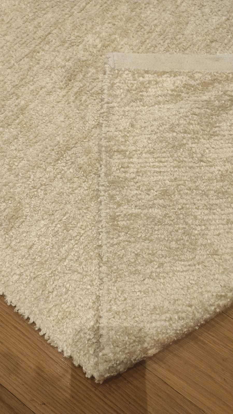Carpete fina branco/creme