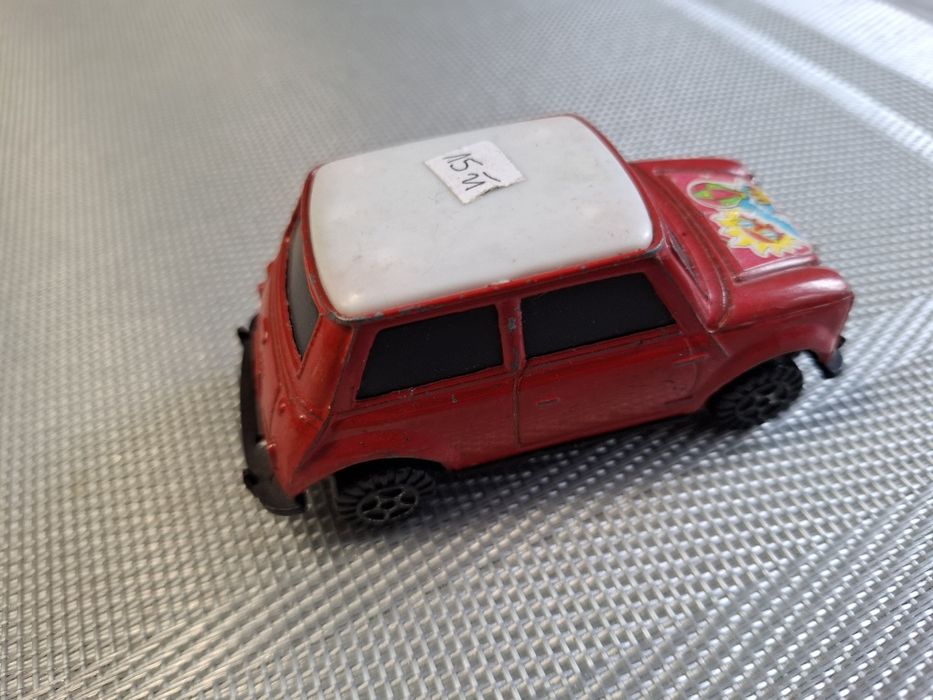 Model samochodu skala 1:43