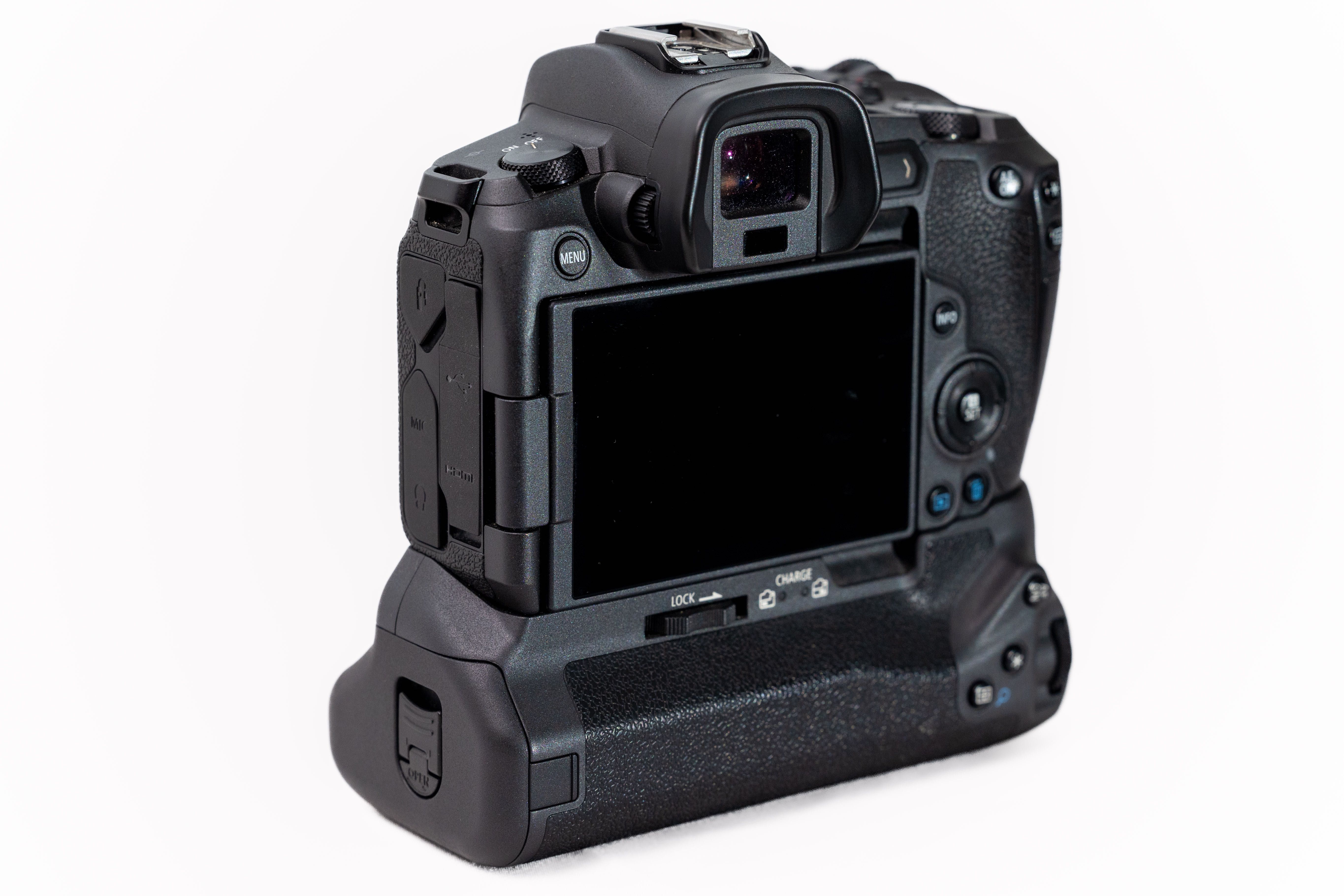 Canon EOS R + Canon BG-E22 Battery Grip + 3 Baterias