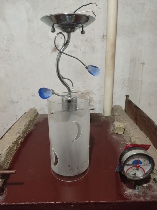 Продам люстри 2 штуки