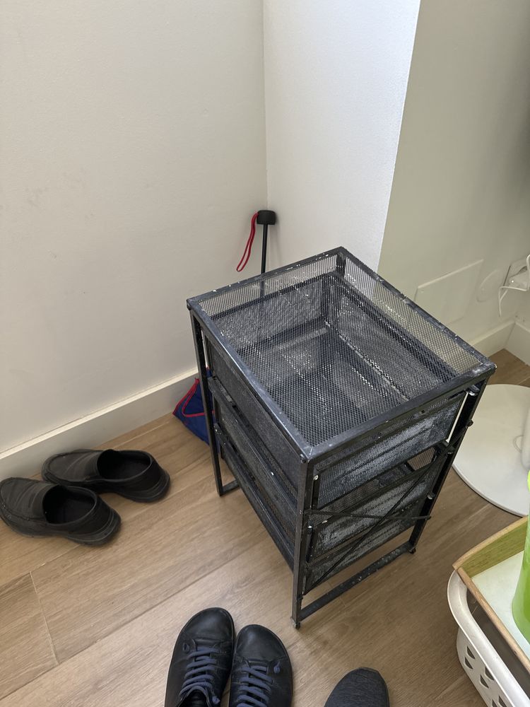 Mesa branca ikea lack + bloco gavetas lennart