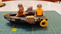 Фигурки Лего военные с лодкой