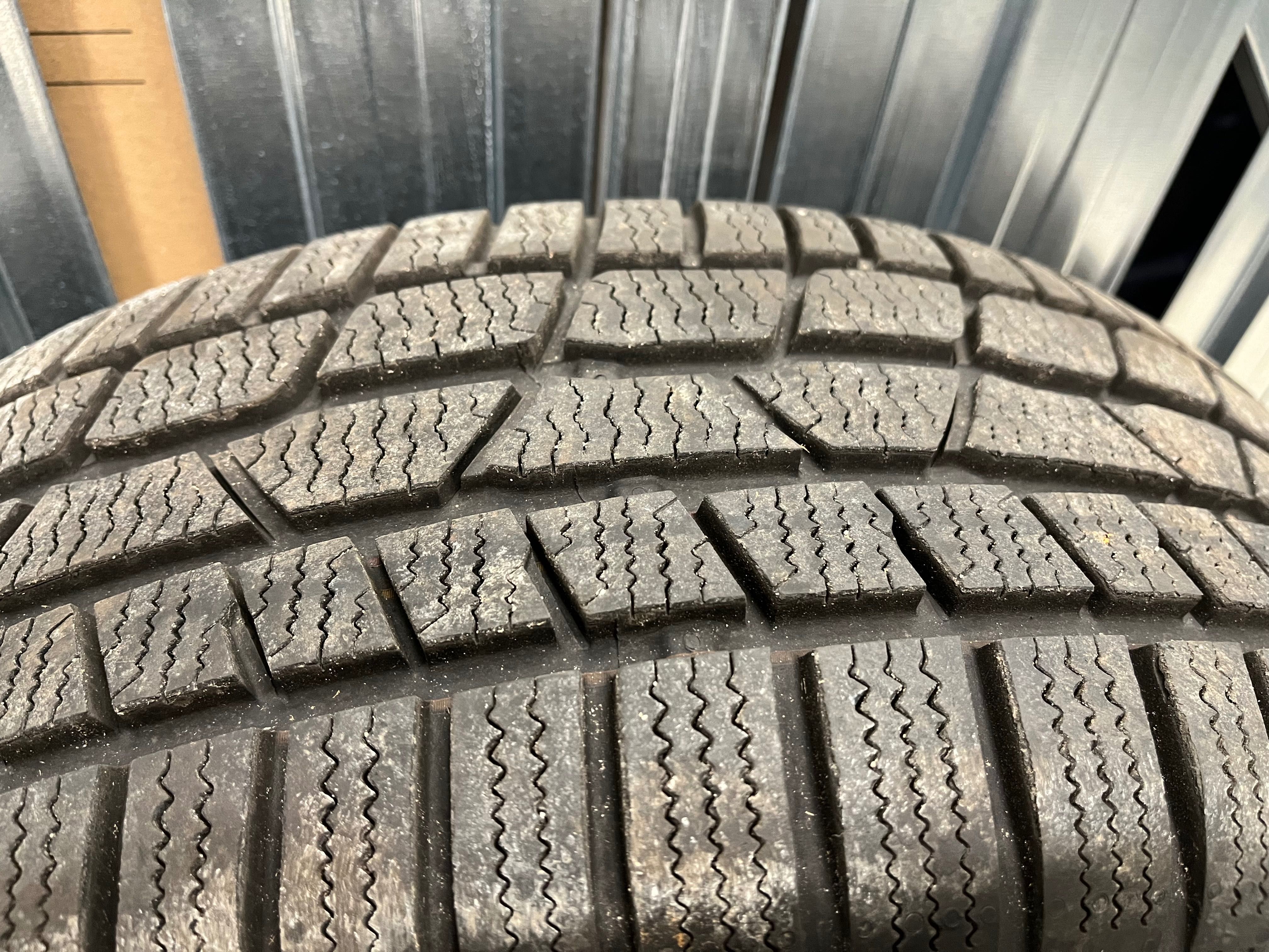 4 opony Contrinental WinterContact ts830p 215/60R16