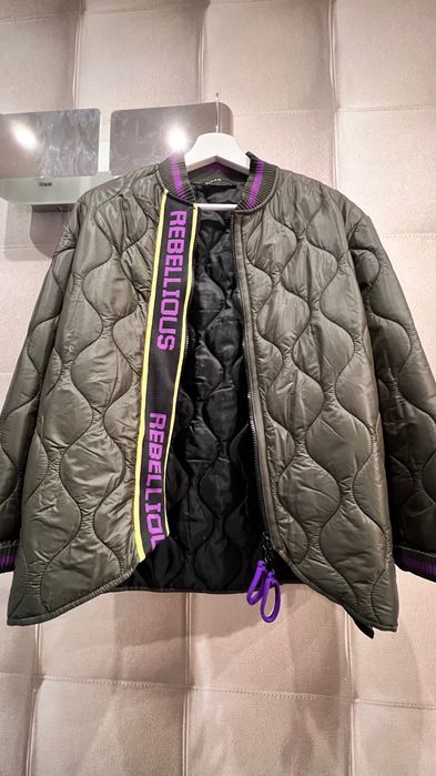 Продам куртку весна -осінь