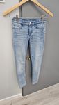 H&M jeansy rurki dzinsy jasnoniebieskie skinnu 146