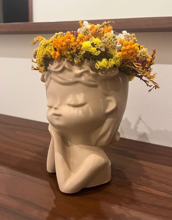 Vaso decorativo de menina