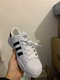 Adidas Superstar