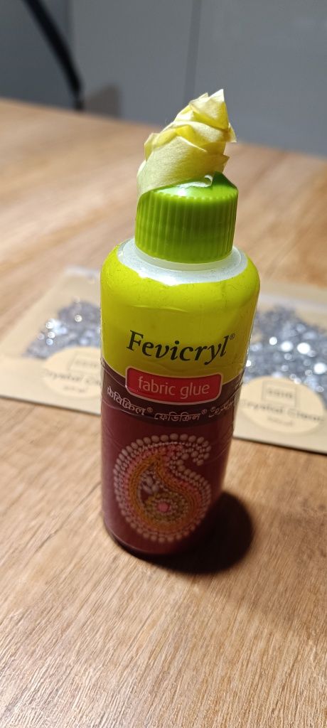 Klej Fevicryl fabric glue 80g.  do klejenia cyrkoni na tkaninie