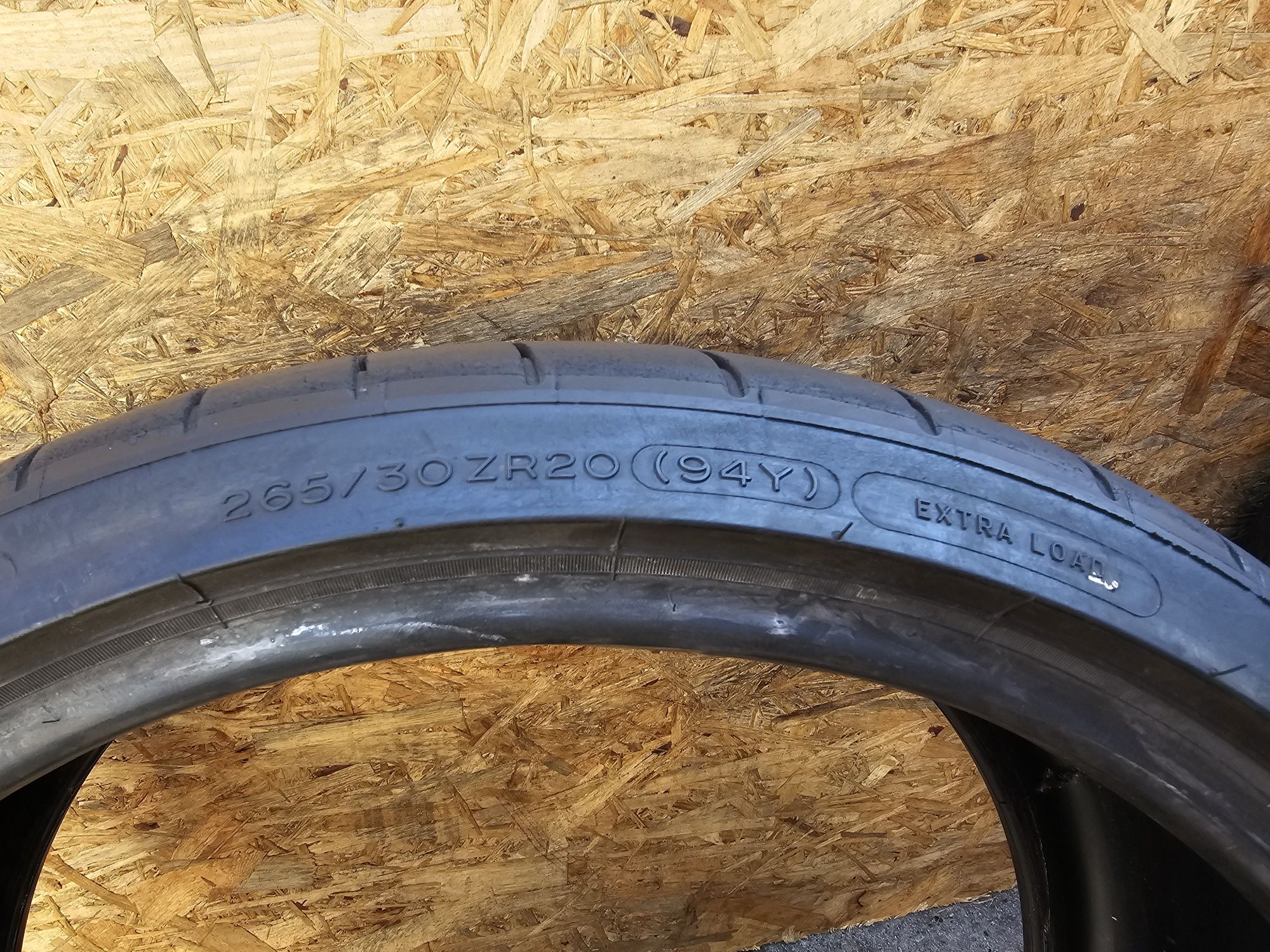 BDB Stan!!  265/30 r20 Michelin Pilot Super Sport. 3917