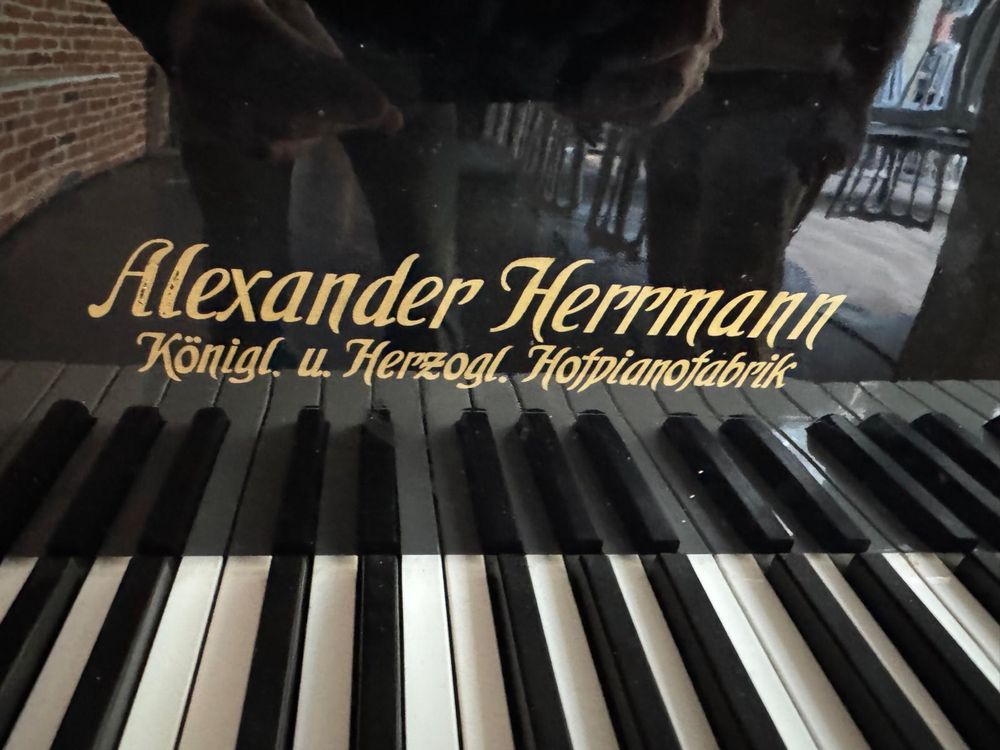 Fortepian Aleksander Herrmann
