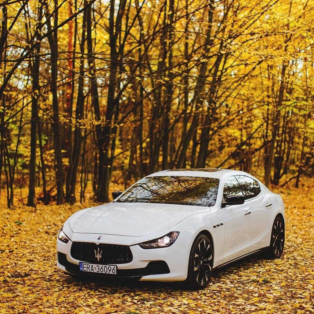 Samochód Maserati auto do ślubu na wesele, do zdjęć, filmów kawalerski