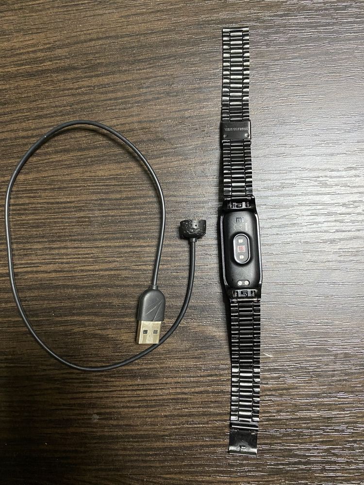 Продам Mi band 5