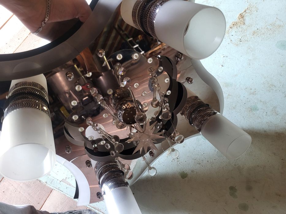 Люстра стельова.