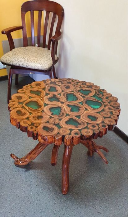 Кавовий стіл ручної роботи з дерева