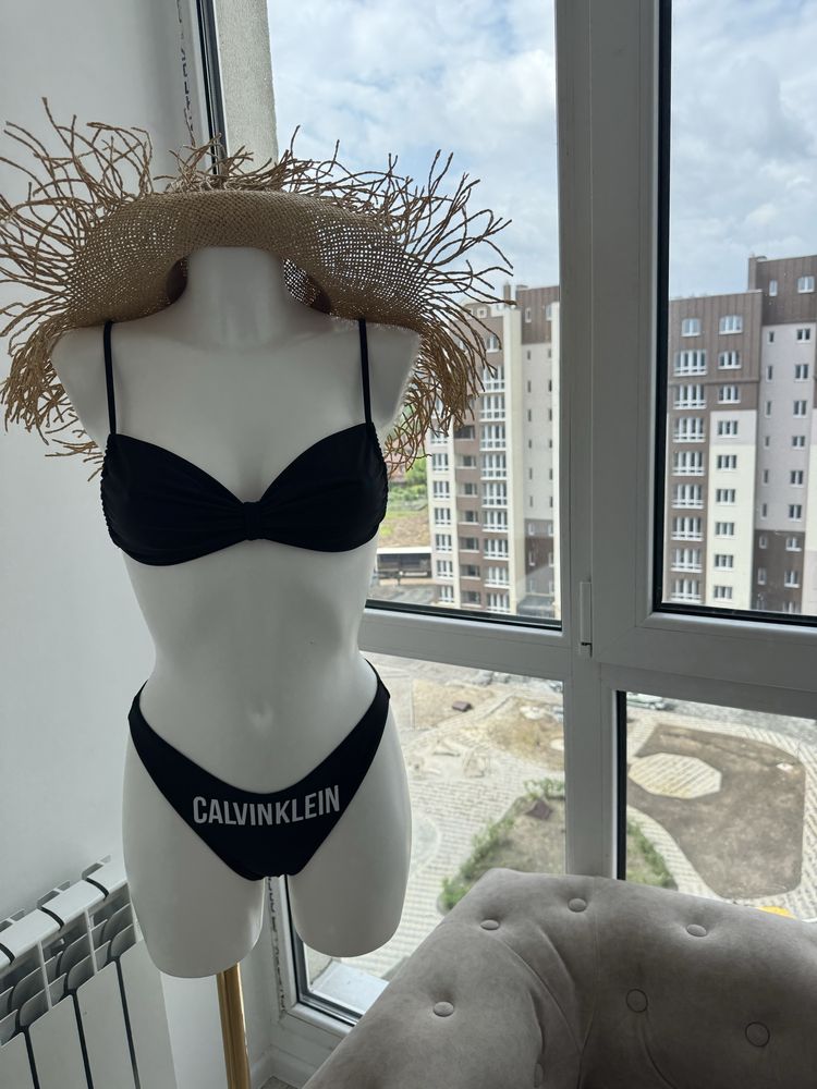 Купальник Calvin Klein. Розміри с и л хл. В наявності. Є олх