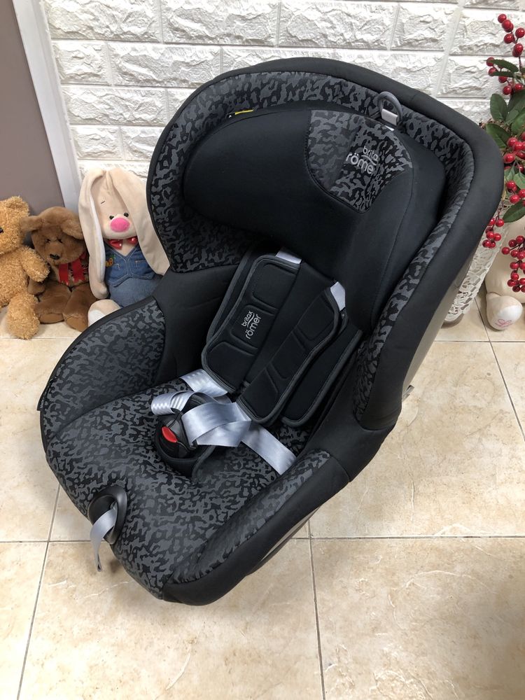 Автокрісло Britax Römer TRIFIX2 i-SIZE Група 1 (9-18 кг) Isofix