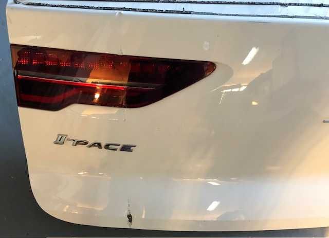 Jaguar E-PACE
para choques e tampa mala com pequena mossa mais aileron