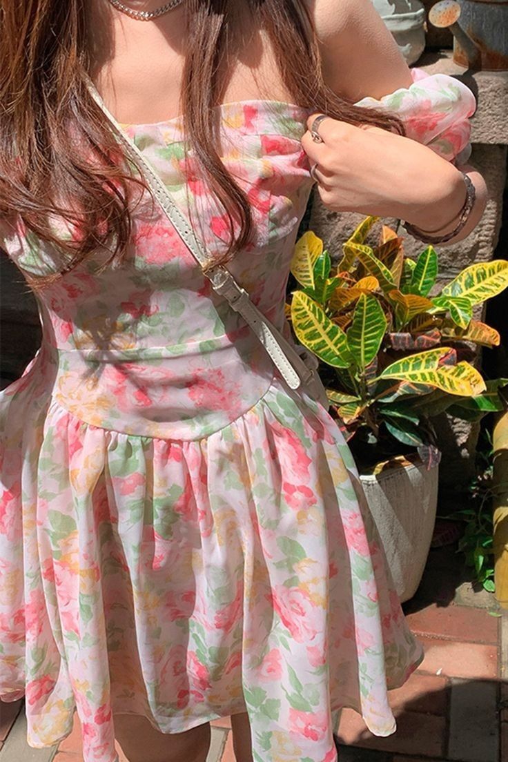 Акварельна сукня з квітами цікавого крою