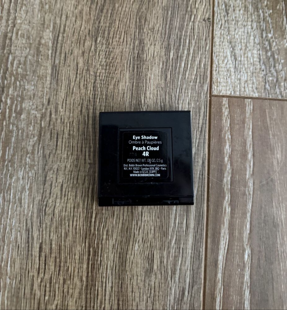 Bobbi Brown Cień do powiek Brzoskwiniowa chmura peach cloud