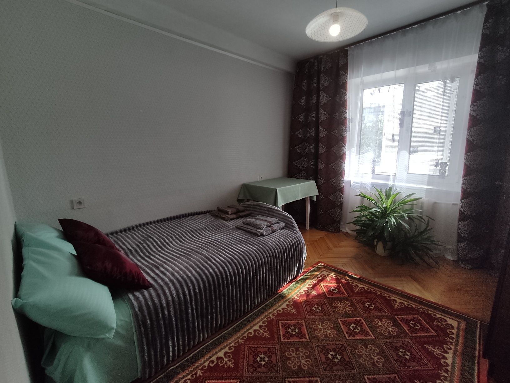 2к.  подобово, Київ, метро Чернігівська, Лісова