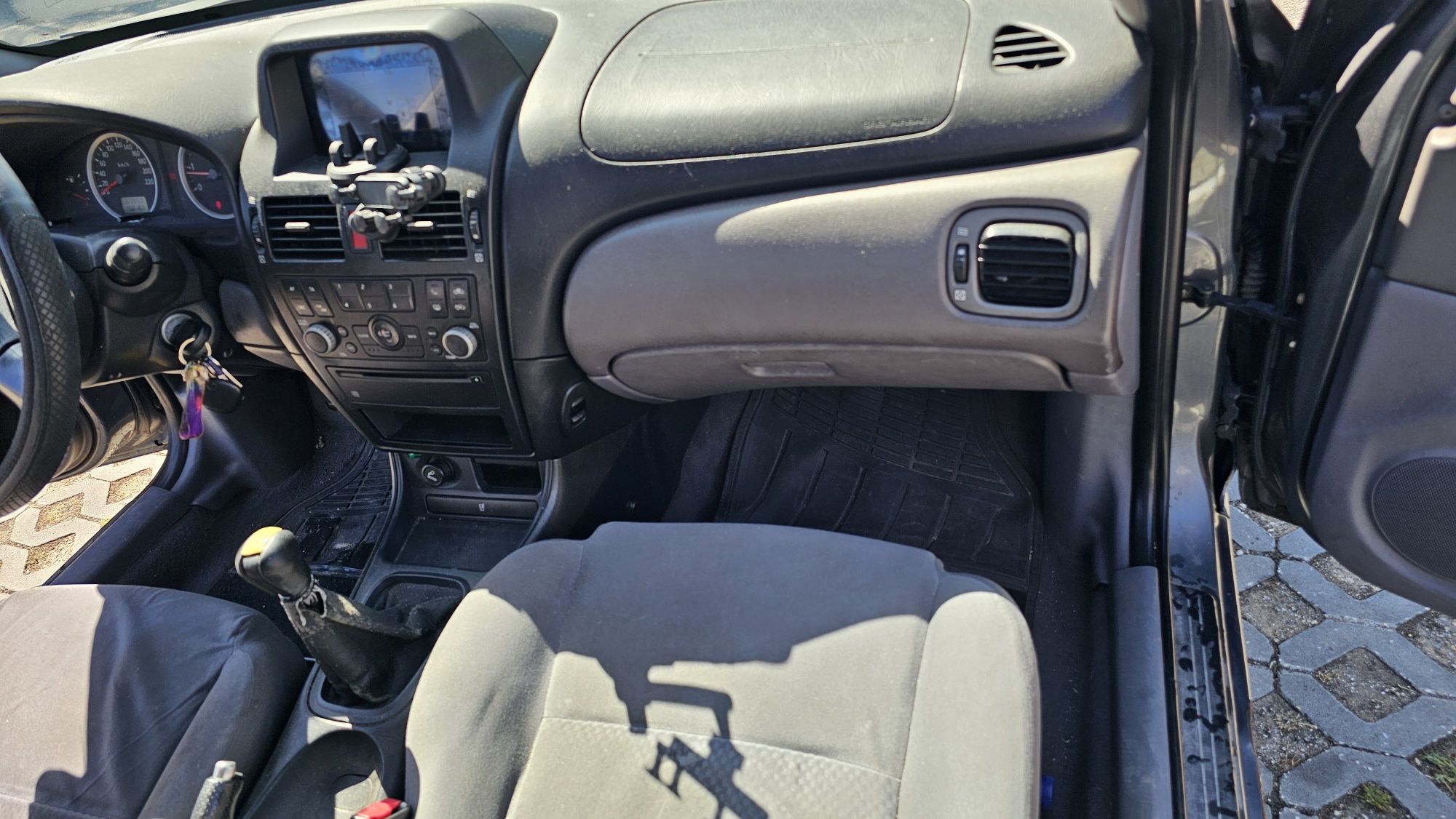 Nissan Almera 1.5 dci gasóleo