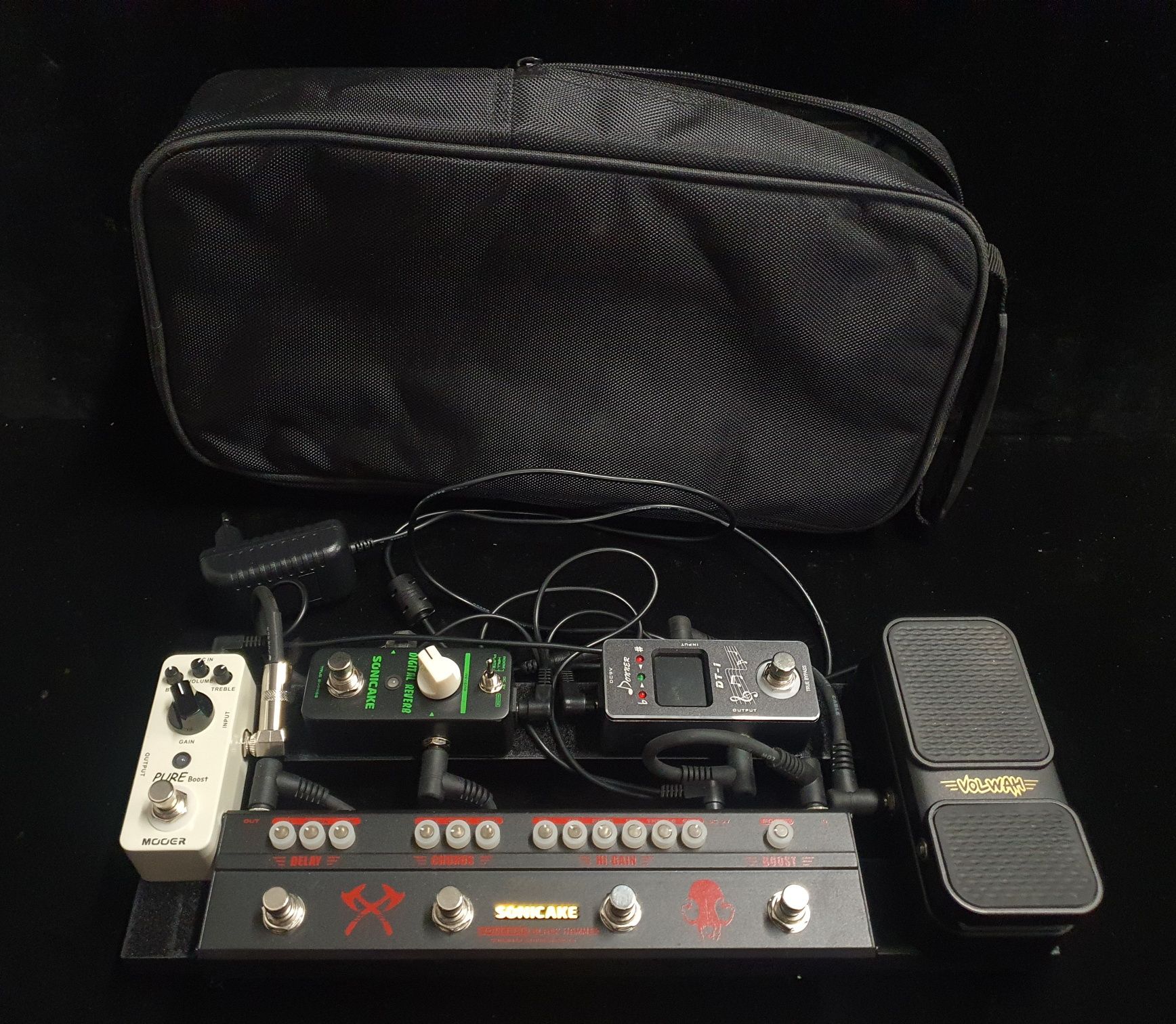 Pedaleira de Guitarra Sonicake com vários pedais