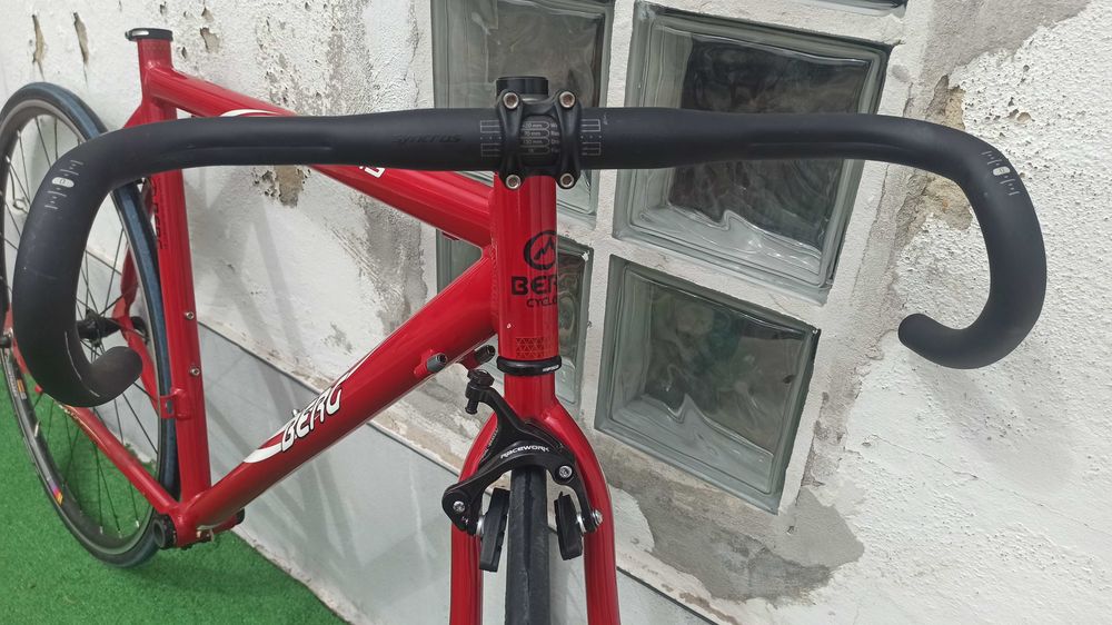 Montagem bicicleta estrada alumínio Berg Fuego 7.3