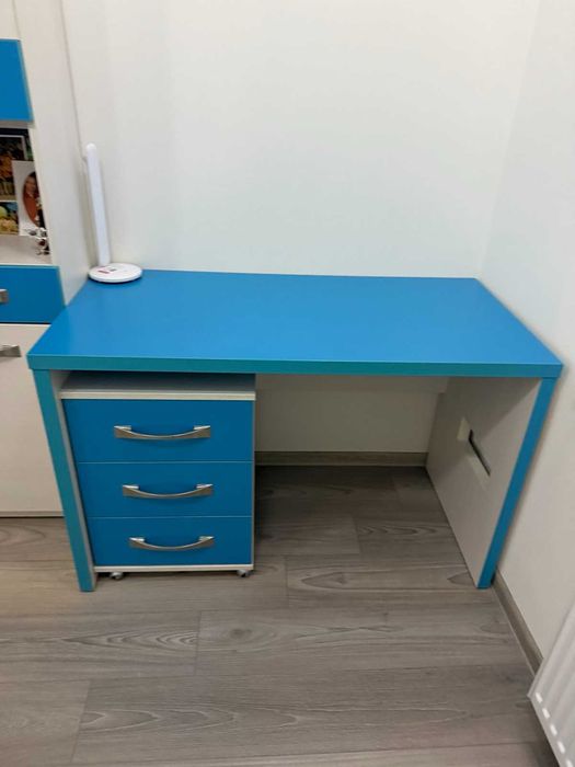 Дитяча спальня у гарному стані