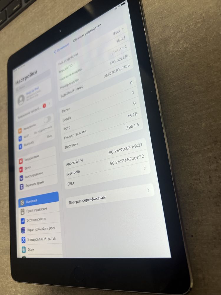 iPad Air 2. 16 гігабайт. Space Grey. Гарантія. З США