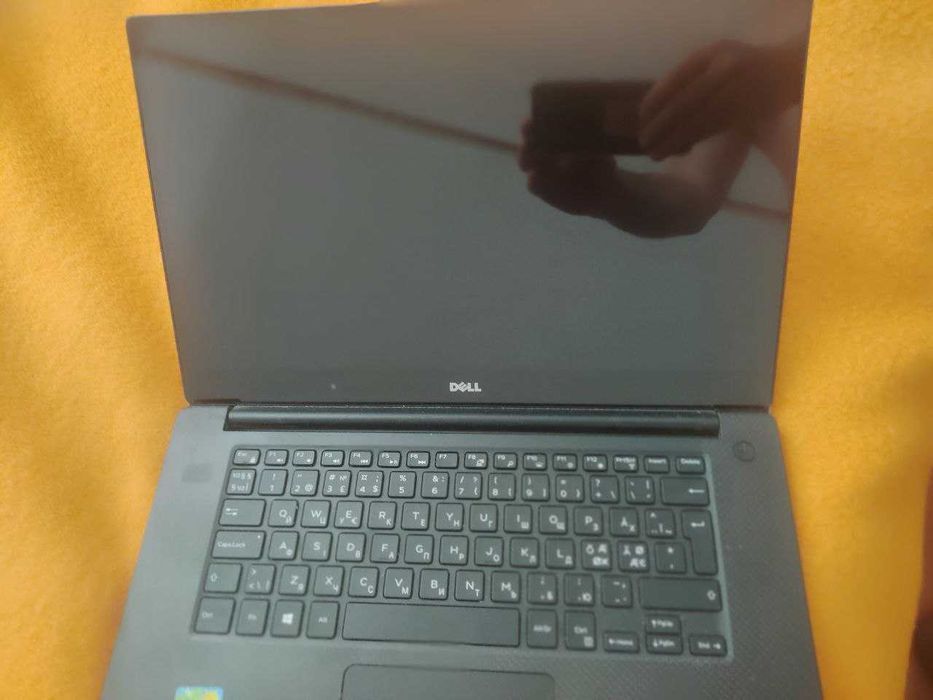 DELL Precision 5530 TOUCH 4K. ram16 SSD512 corel I9 8950HK