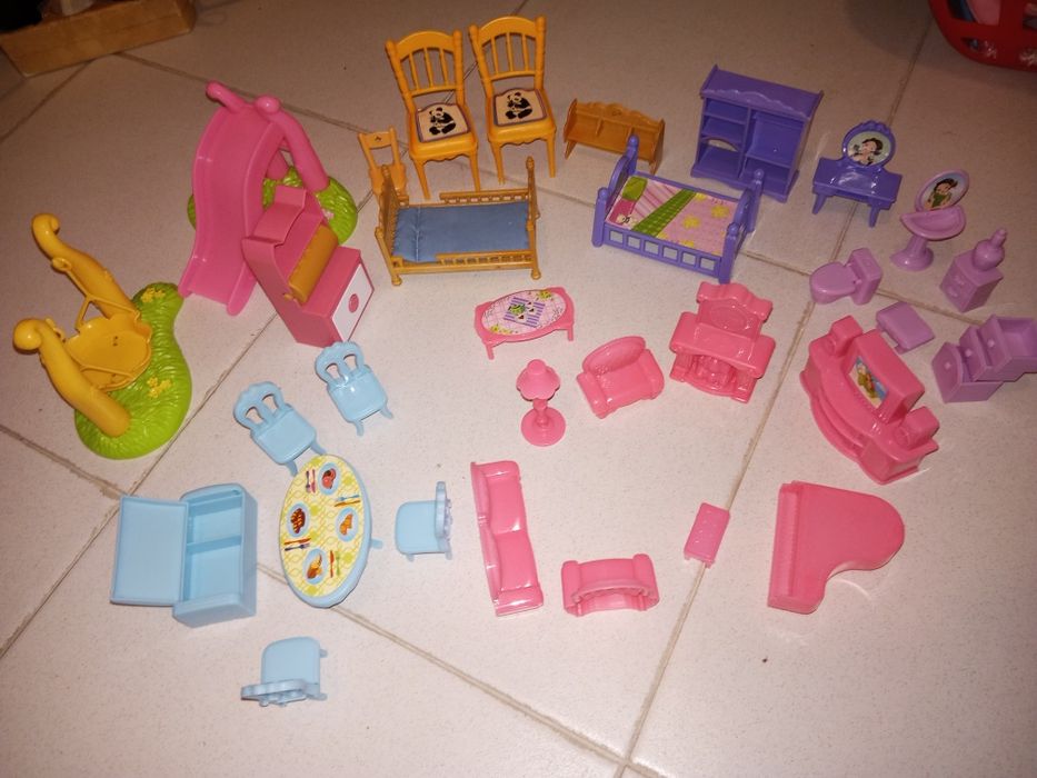 Lote mobília para casa bonecas., tudo 10€