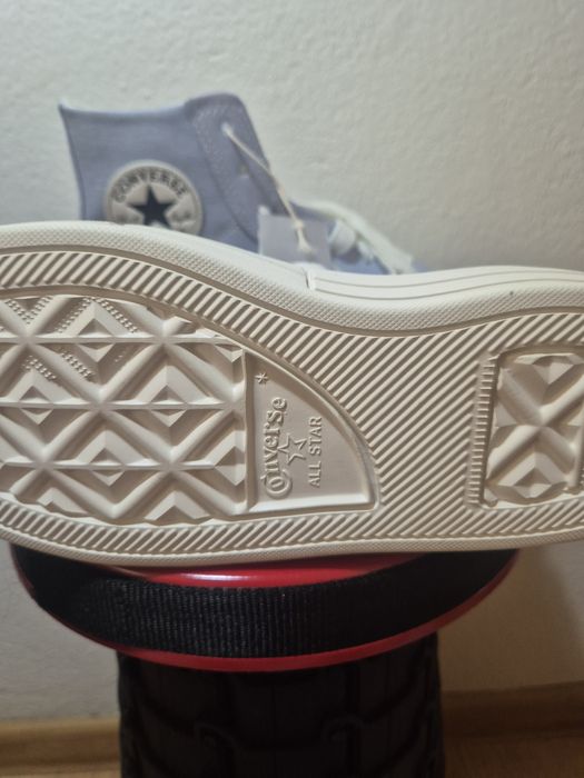 Nowe orginal e Converse