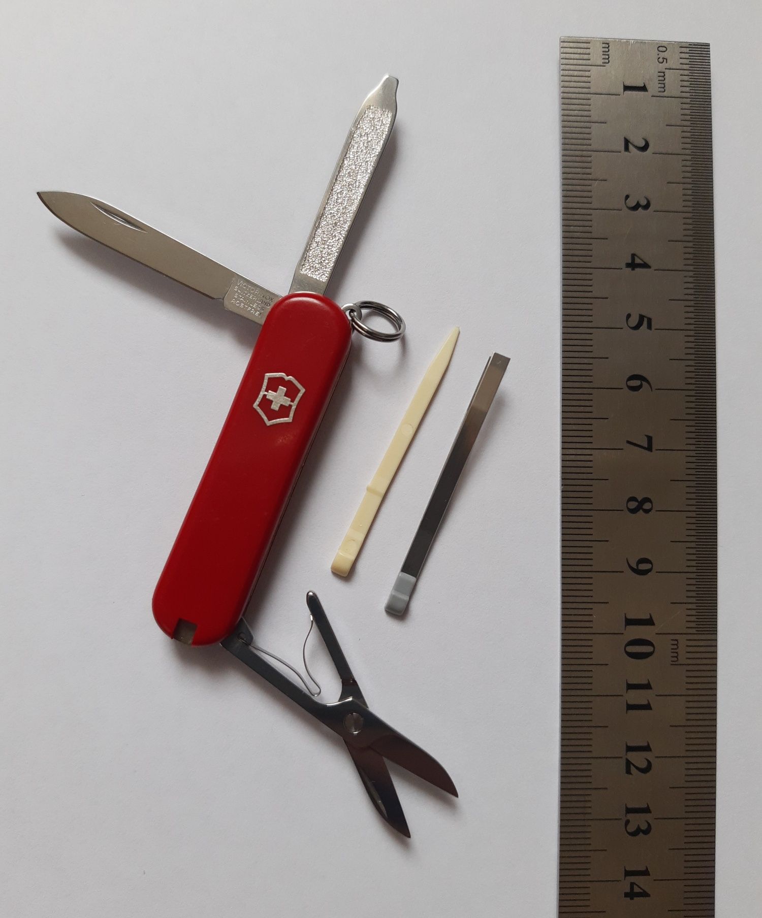 Швейцарский нож-брелок Victorinox Classic SD.