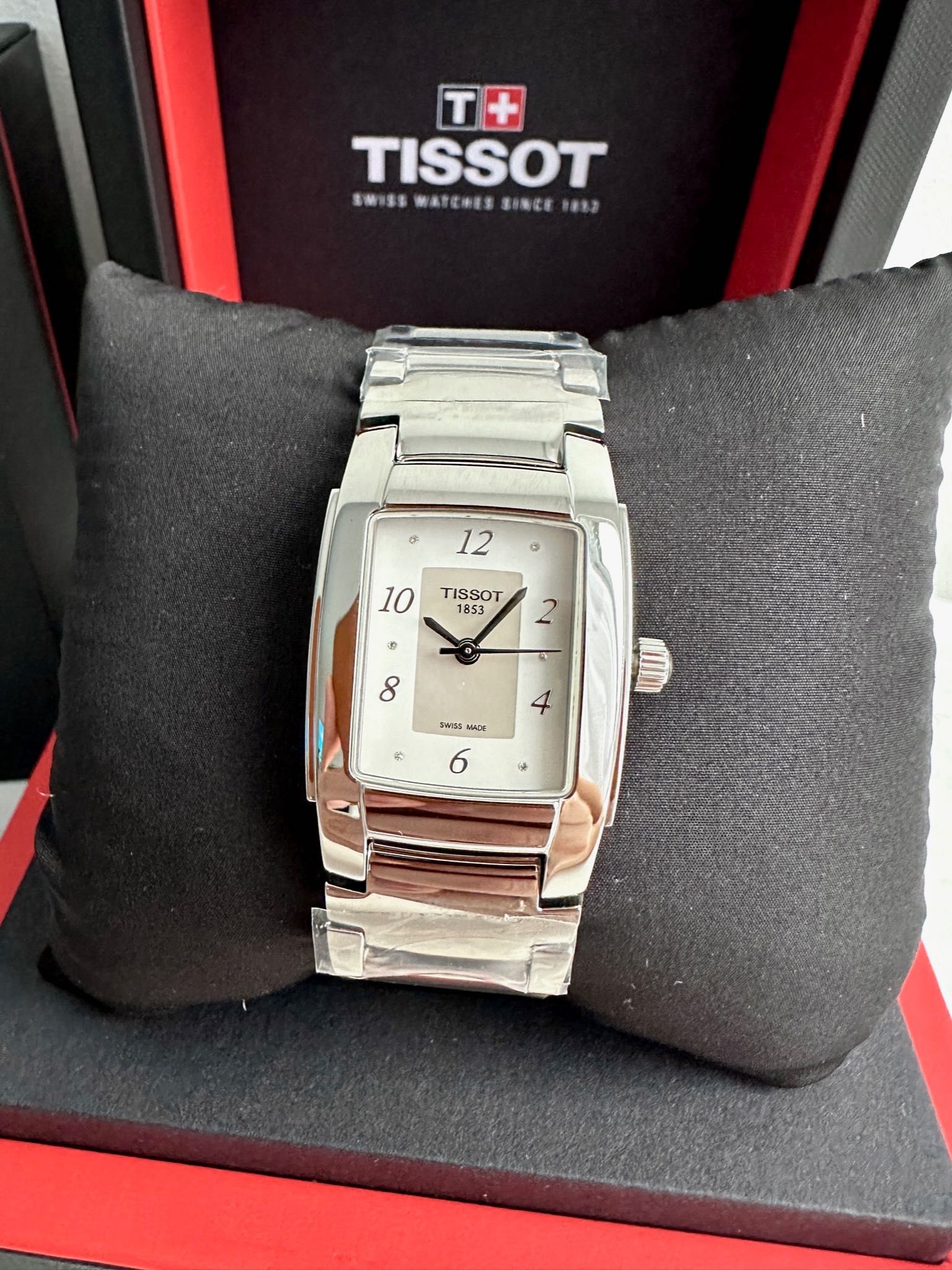 Подарунок дівчині дружині Tissot жіночий годинник женские часы подарок