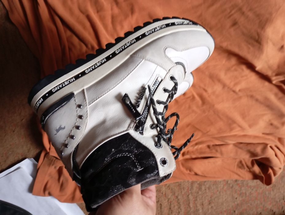 Ботинки женские зимние Mustang кожаные р39 25см Германия