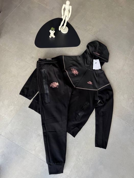 Dres Nike Tech  fleece x syna