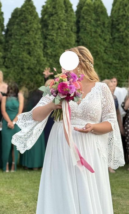 Suknia ślubna boho rękawy koronka lekka 44