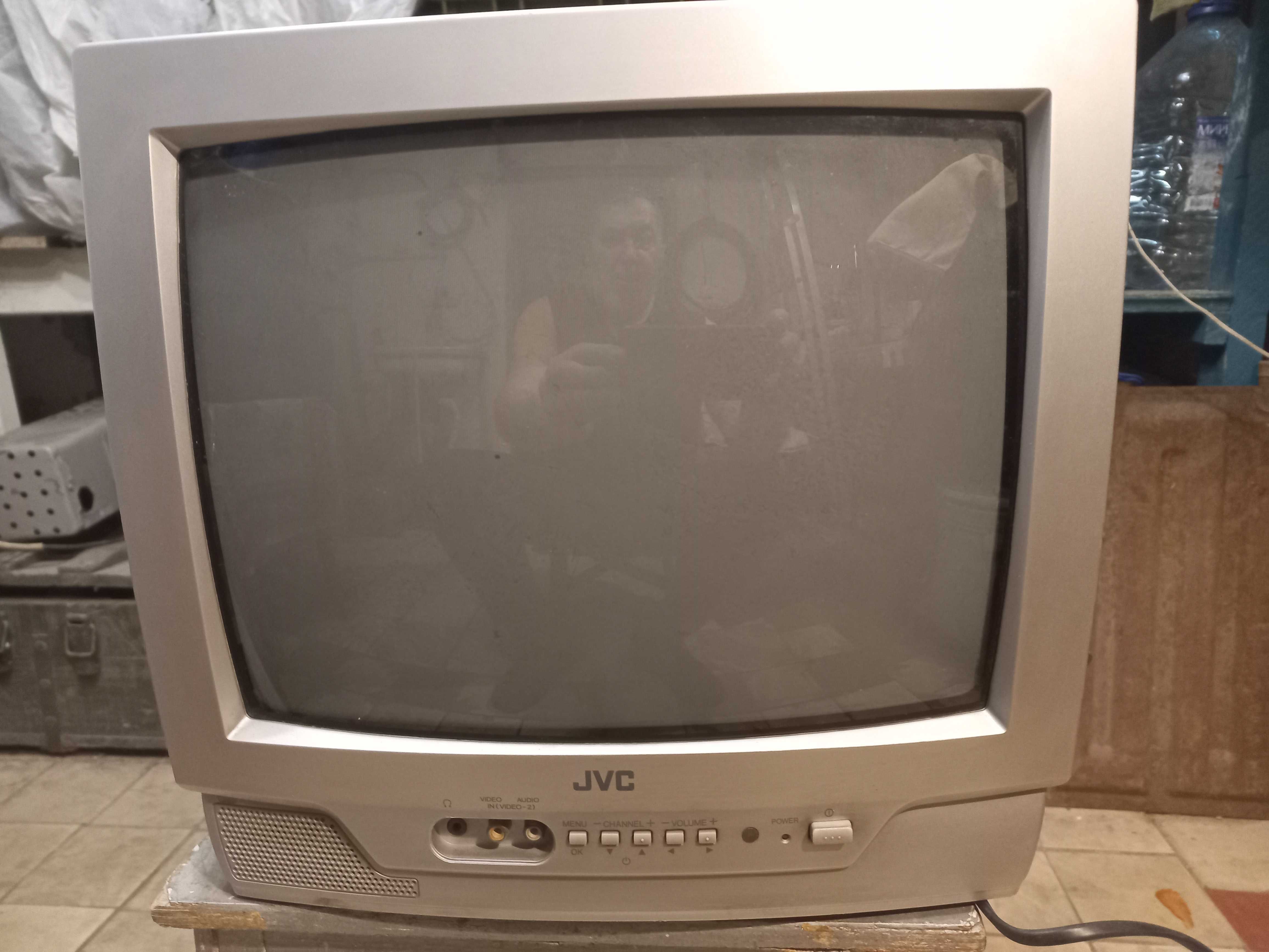 Телевизор  JVC  AV-1404AE,  кронштейн под телевизор и приставку Т-2