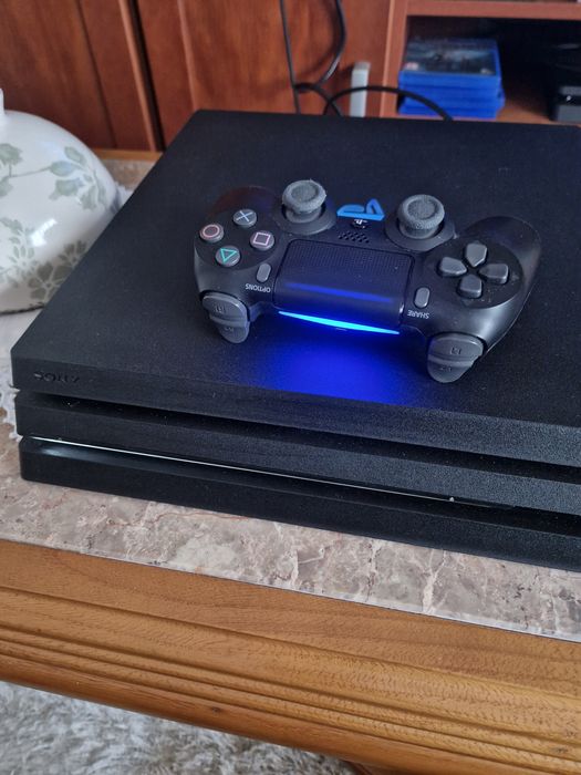 Ps4 pro 1tb com comando e cabos