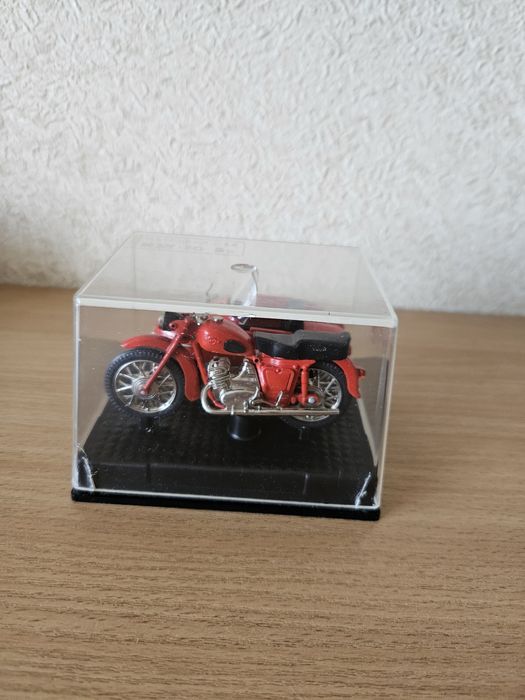 Модель Мотоцикла іж планета ю2к 1/24