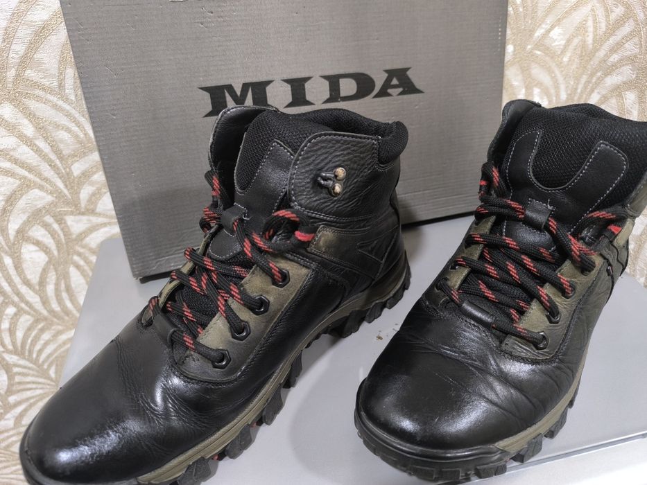 Продам зимние мужские ботинки MIDA